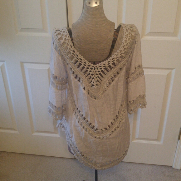 3/$20 Cliche Crochet Top - Picture 2 of 5